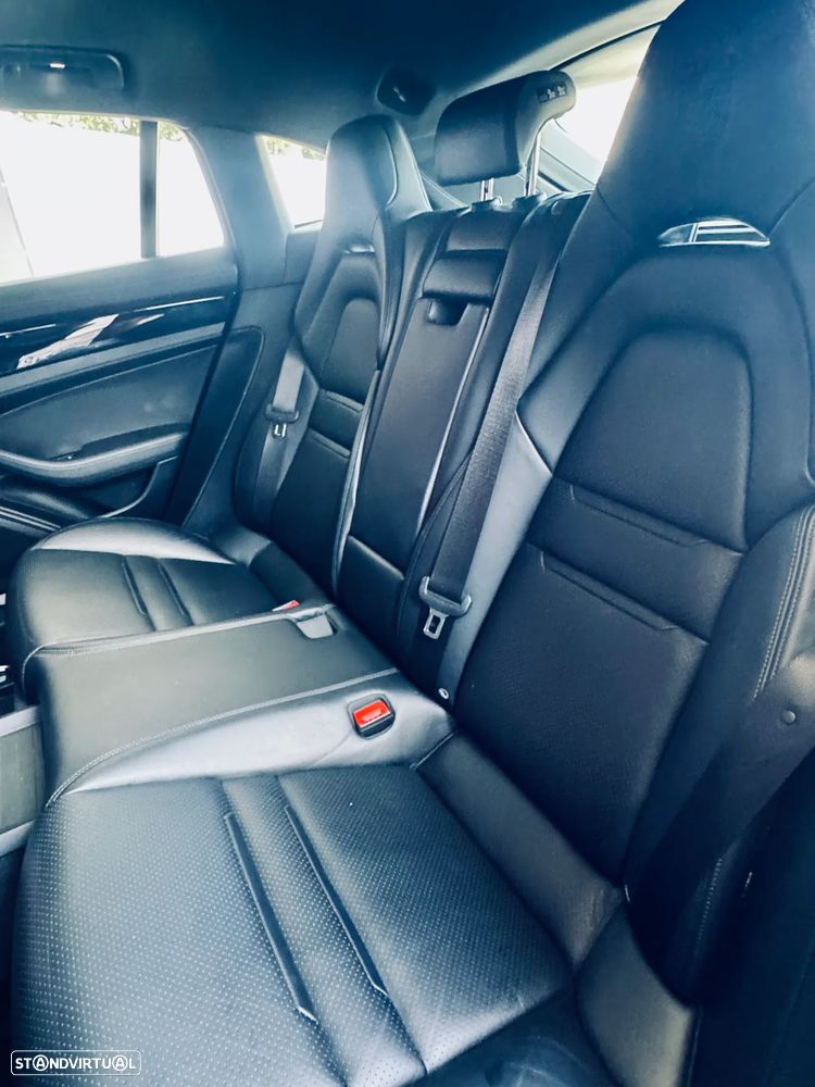 Porsche Panamera Sport Turismo - 23