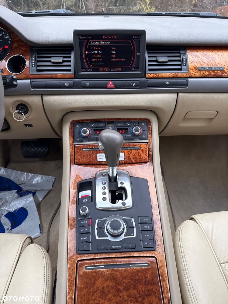 Audi A8 4.2 Quattro - 23