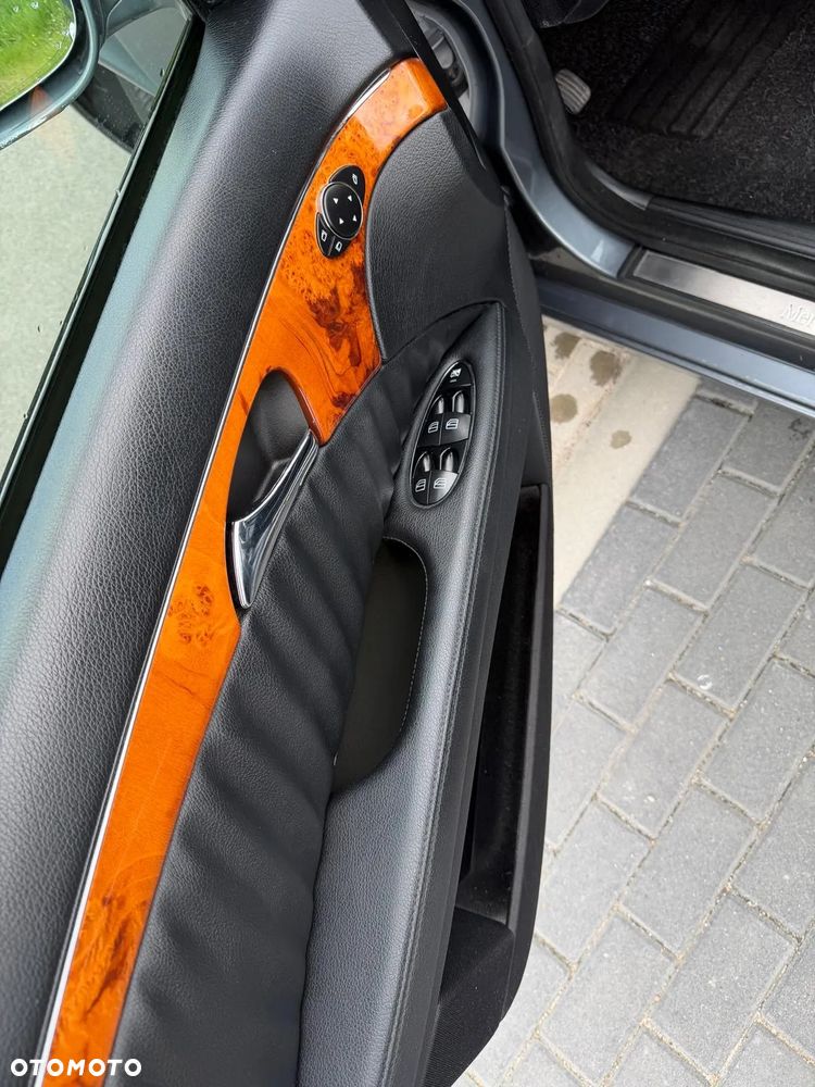 Mercedes-Benz Klasa E 220 CDI Automatik Elegance DPF BusinessEDITION - 20