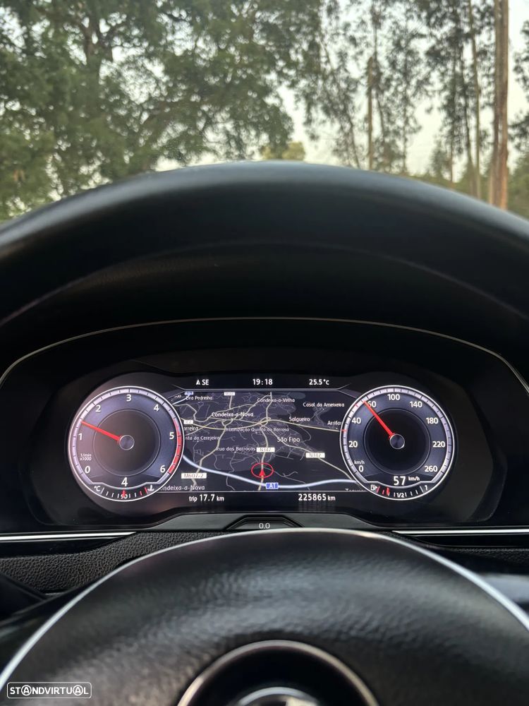 VW Passat Variant 2.0 TDI Confortline - 23