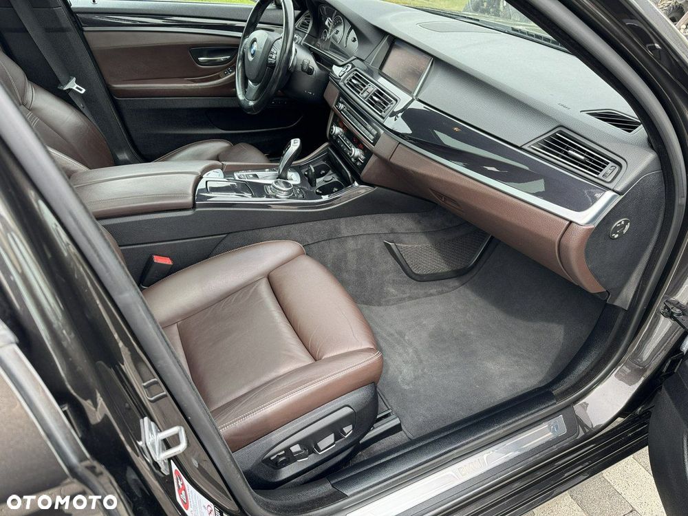BMW Seria 5 520d Luxury Line sport - 30