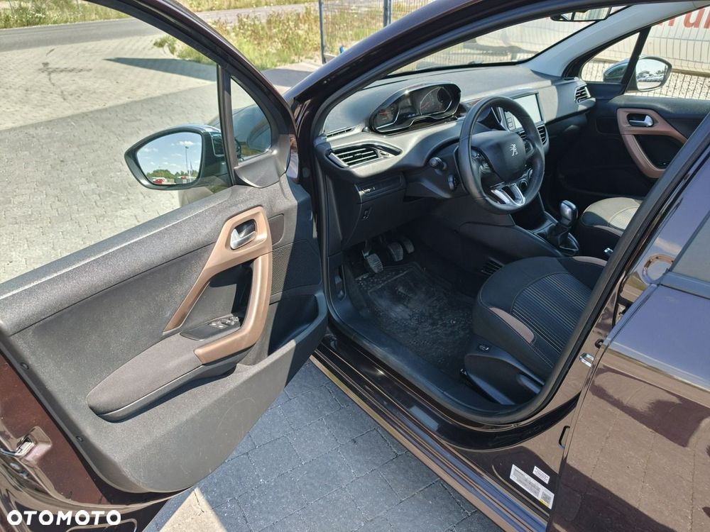 Peugeot 208 - 21