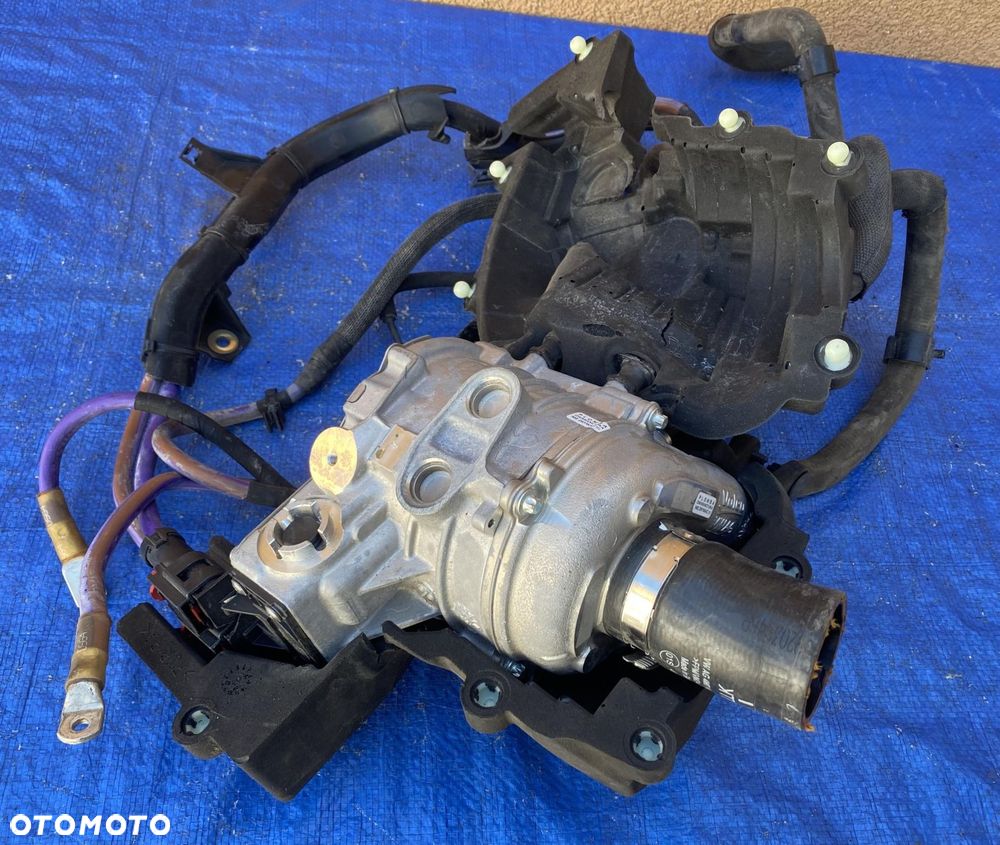 AUDI SQ7 4M 057145601E TURBO TURBOSPRĘŻARKA ELEKTRYCZNA  / ORYGINAŁ - 1