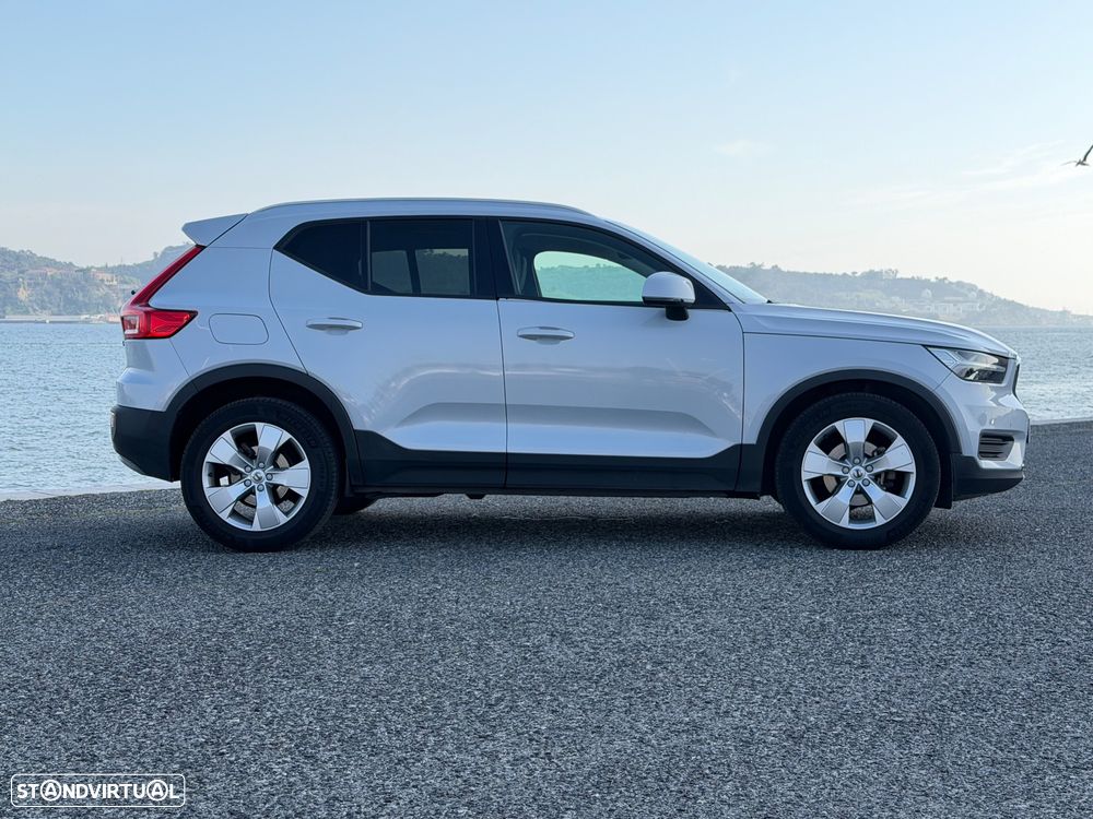 Volvo XC 40 1.5 T3 Momentum Geartronic - 16