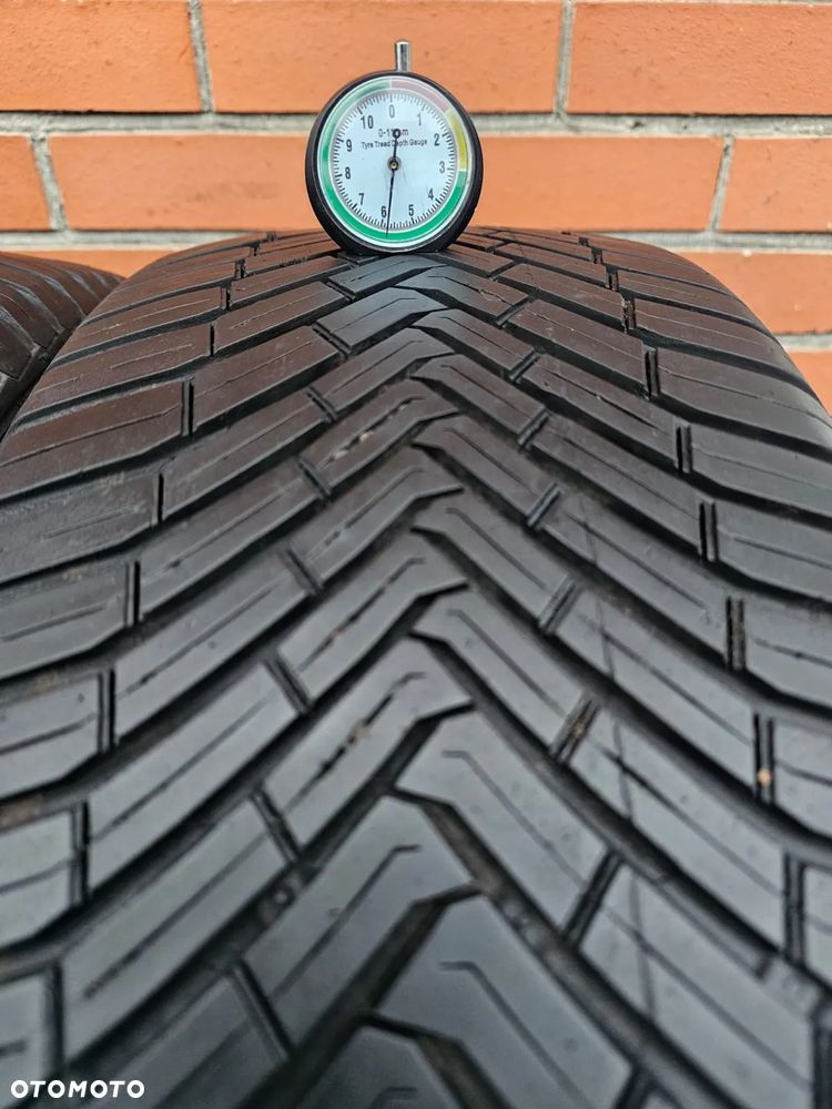 (A41) 235/55R18 100V 5-6mm 19r / Continental AllSeasonContact - 6