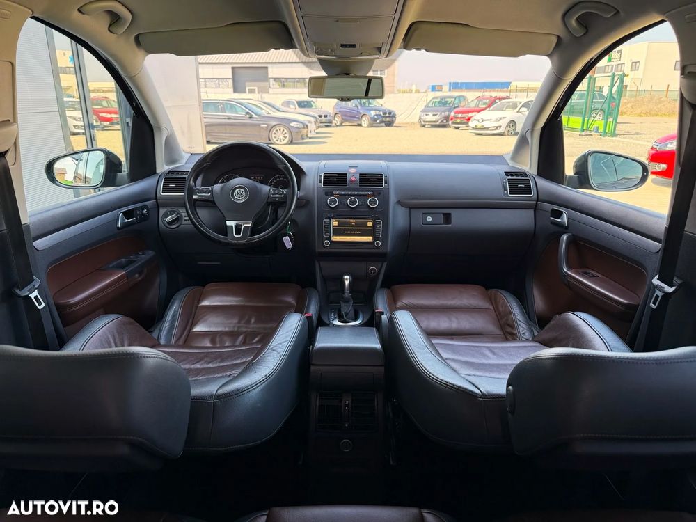 Volkswagen Touran 2.0 TDI DPF DSG Cross - 23