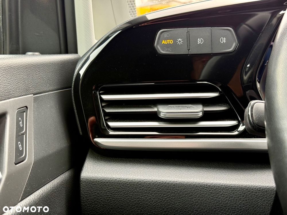 Ford Tourneo Connect Grand - 32