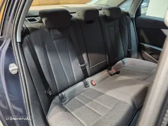 Audi A4 2.0 TDI Advance - 38
