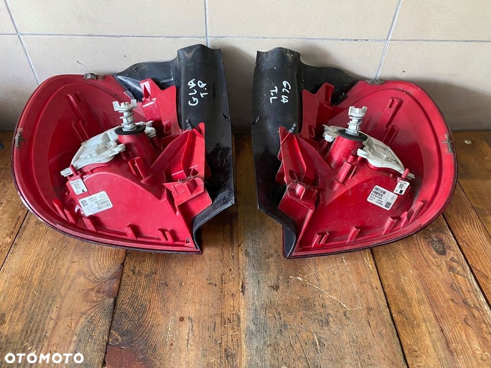 MERCEDES gla 156 lampa tylna lewa prawa w blotnik orginalna - 2