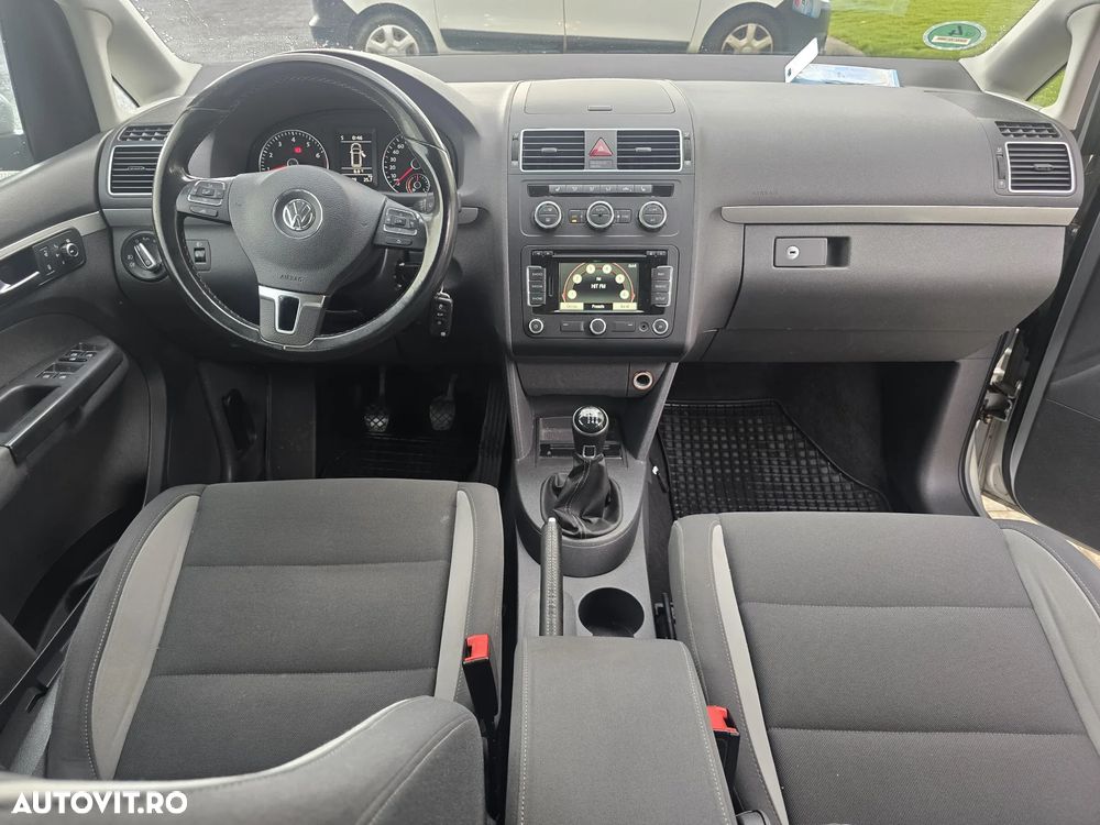 Volkswagen Touran - 5