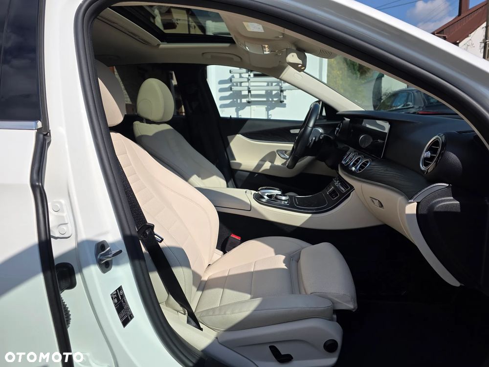 Mercedes-Benz Klasa E 300 de 9G-TRONIC Exclusive - 6