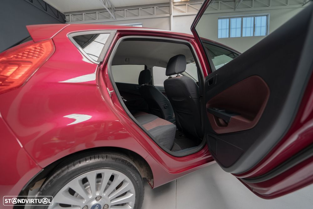 Ford Fiesta 1.4 TDCI Titanium - 25