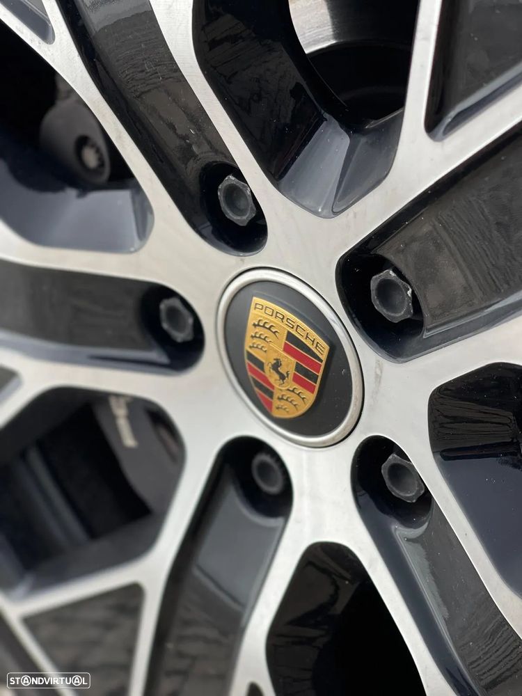 Porsche Taycan Standard - 9