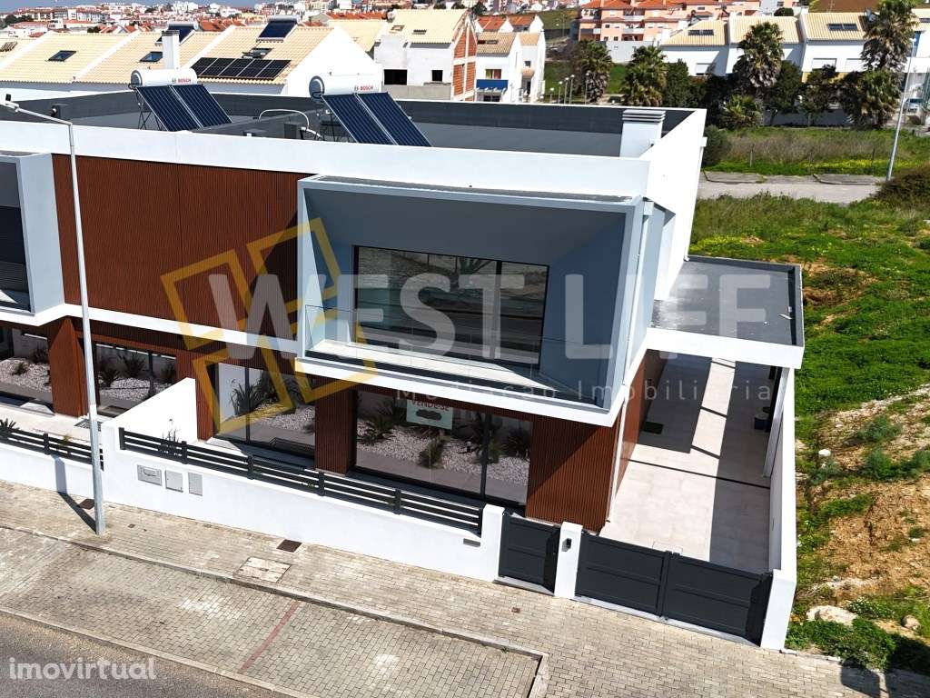 Arquitetura Contemporânea - NOVA - Moradia T4 com três suítes junto... - Grande imagem: 2/40