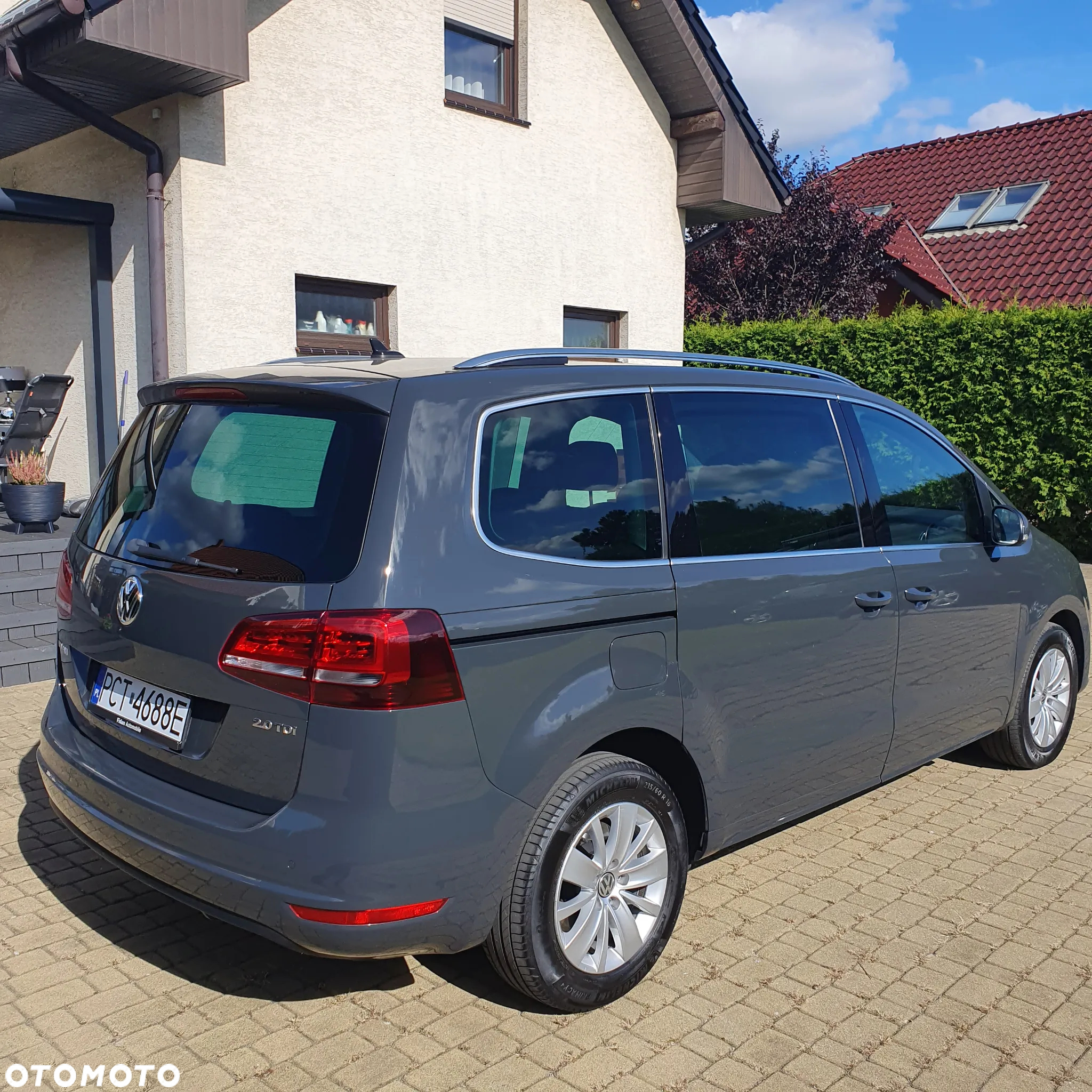 Volkswagen Sharan 2.0 TDI BMT Comfortline DSG - 2