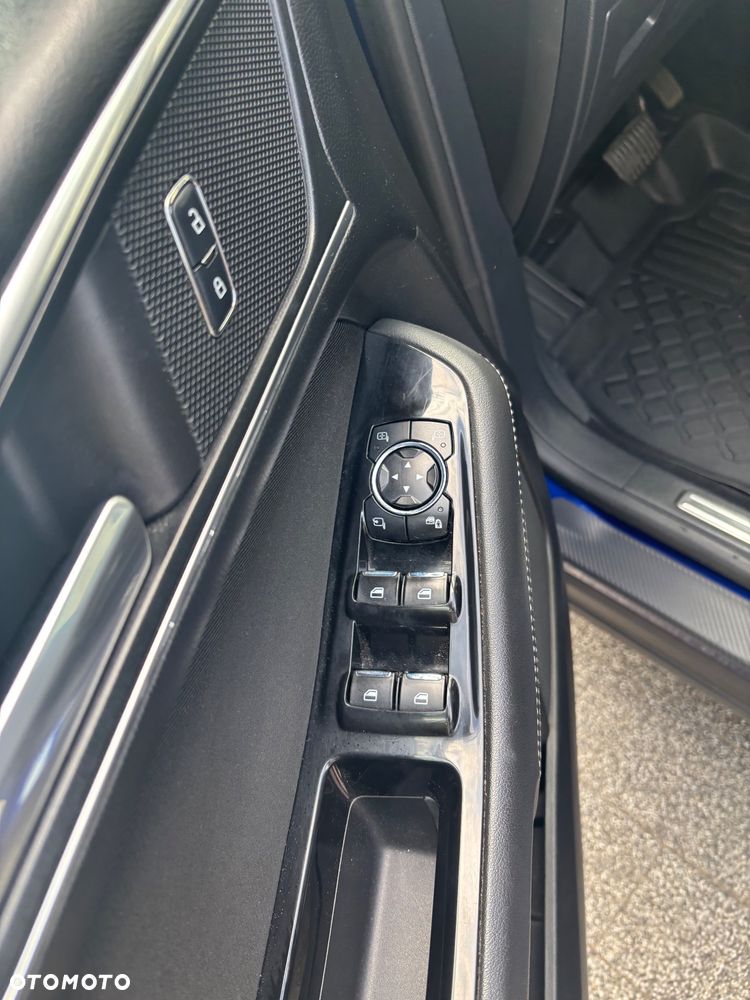 Ford S-Max - 11