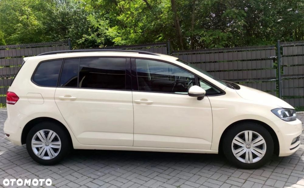 Volkswagen Touran - 5