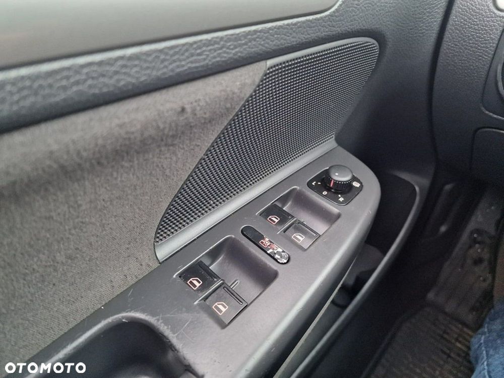 Volkswagen Golf V 1.4 FSI Comfortline - 11