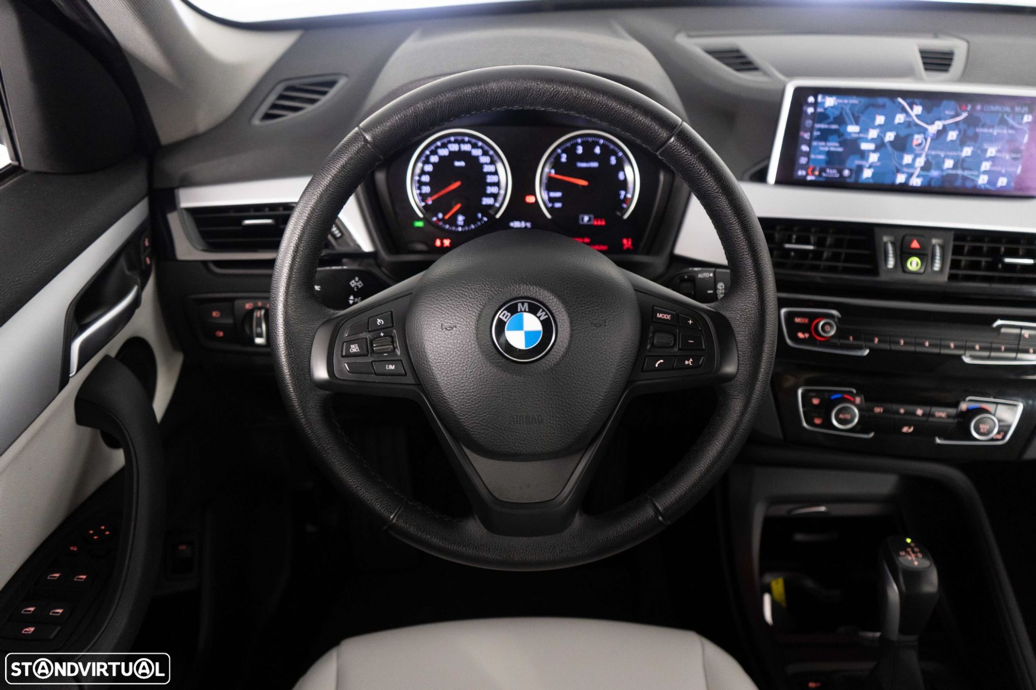 BMW X1 25 e xDrive Corporate Edition - 28