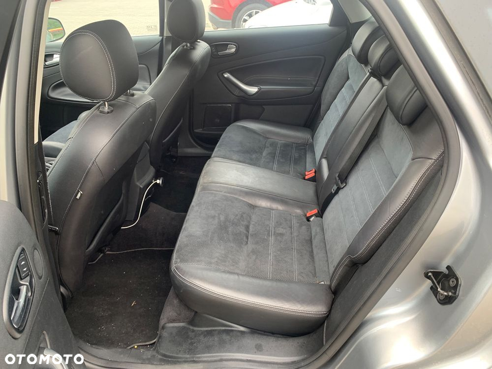 Ford Mondeo 2.5 Titanium S - 12