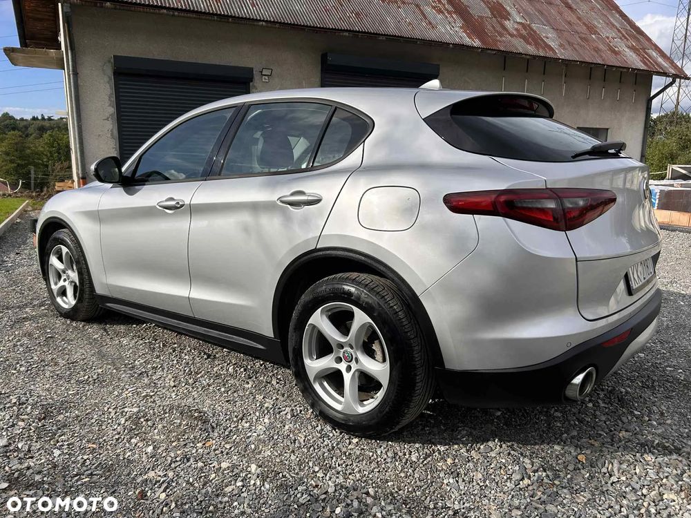 Alfa Romeo Stelvio - 18