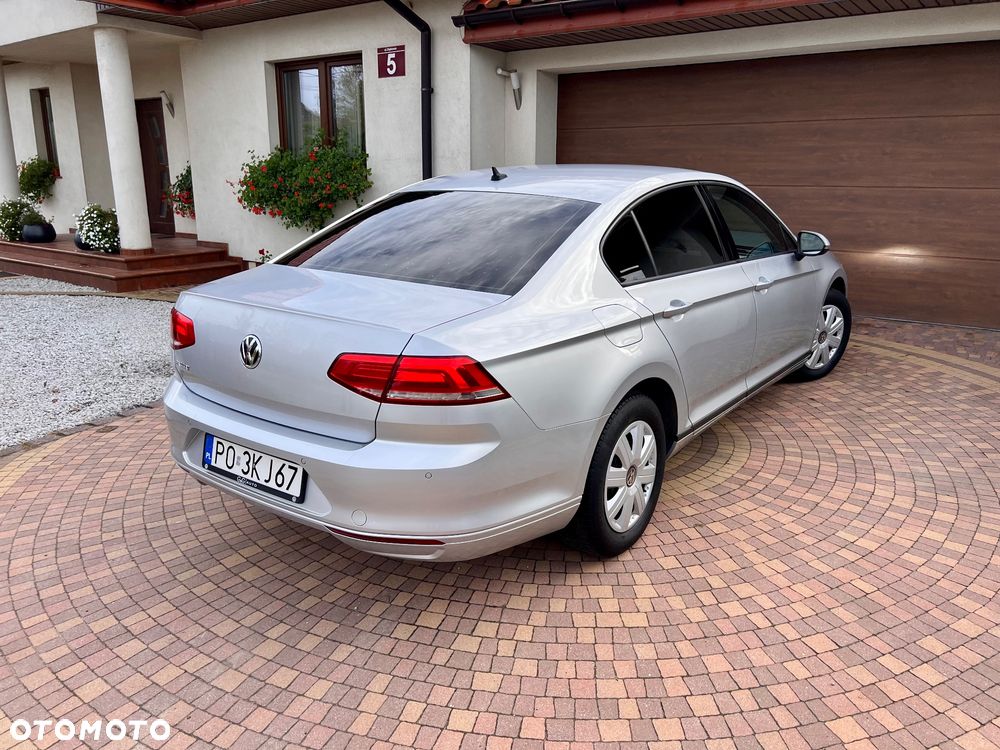 Volkswagen Passat - 31
