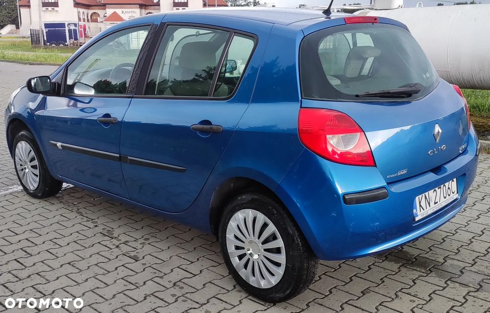 Renault Clio 1.2 16V 75 Expression - 2