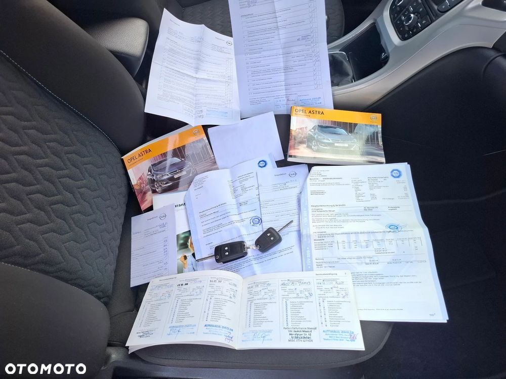 Opel Astra 1.4 Turbo Exklusiv - 31