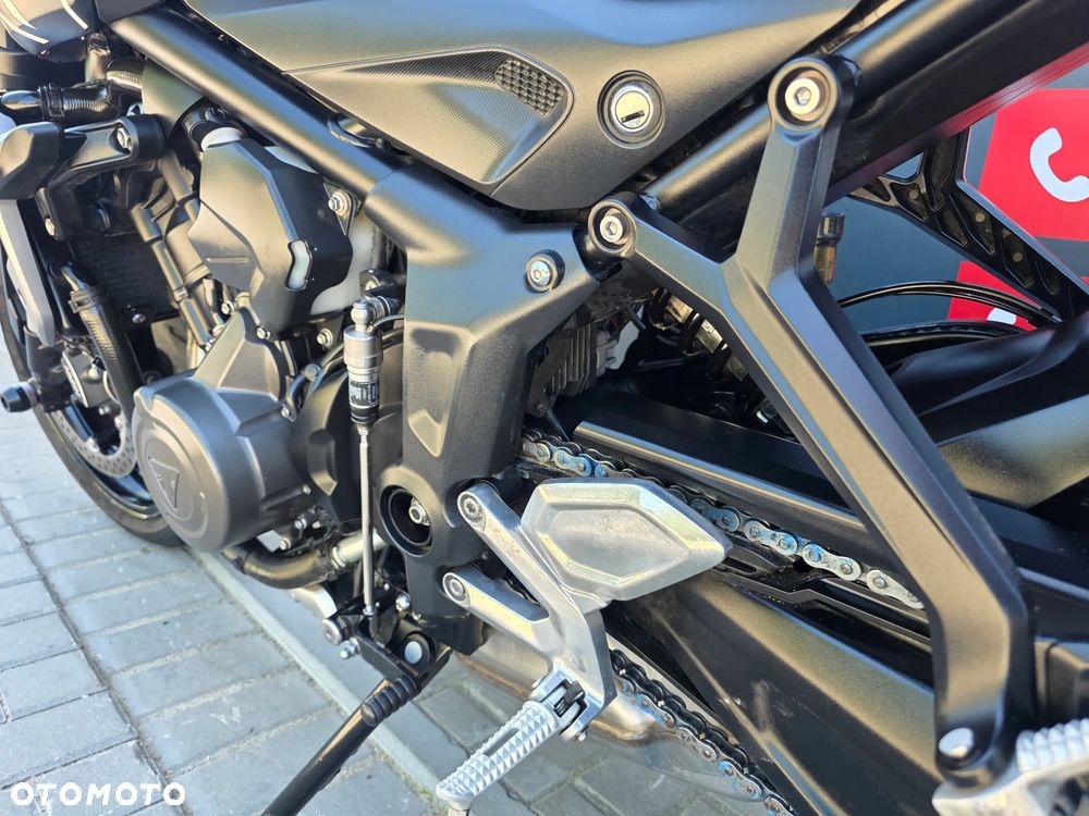 Triumph Trident - 32
