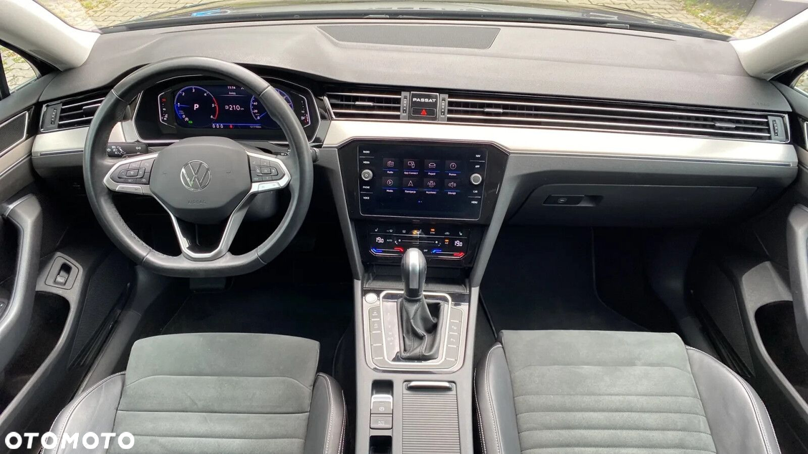Volkswagen Passat - 18