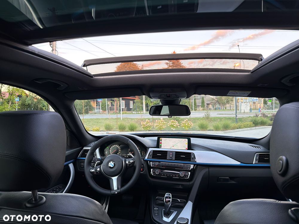 BMW 3GT 330i xDrive M Sport - 3