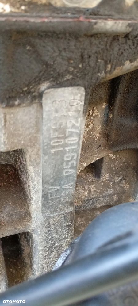 Silnik blok silnika słupek Peugeot 207 1.4 8V KFV - 14