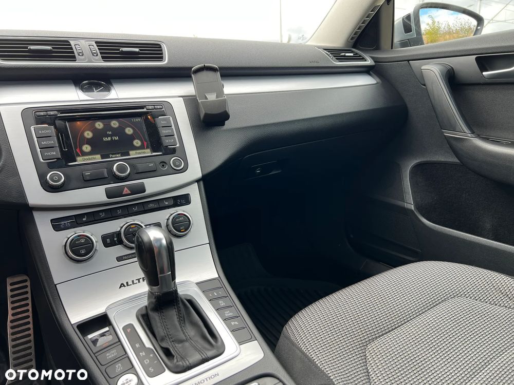Volkswagen Passat Alltrack 2.0 TDI 4Mot DSG - 13