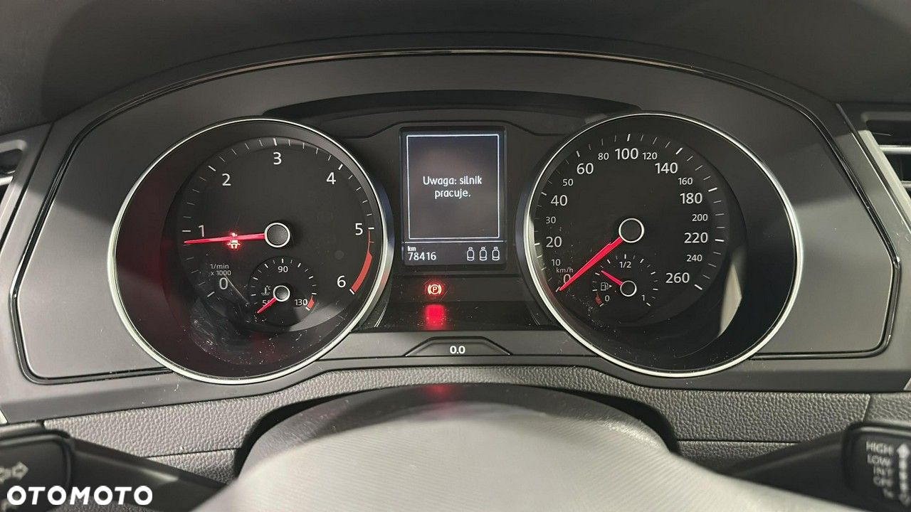 Volkswagen Passat - 16