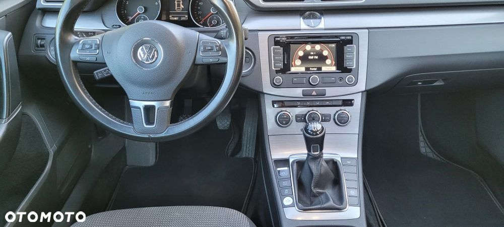 Volkswagen Passat - 8