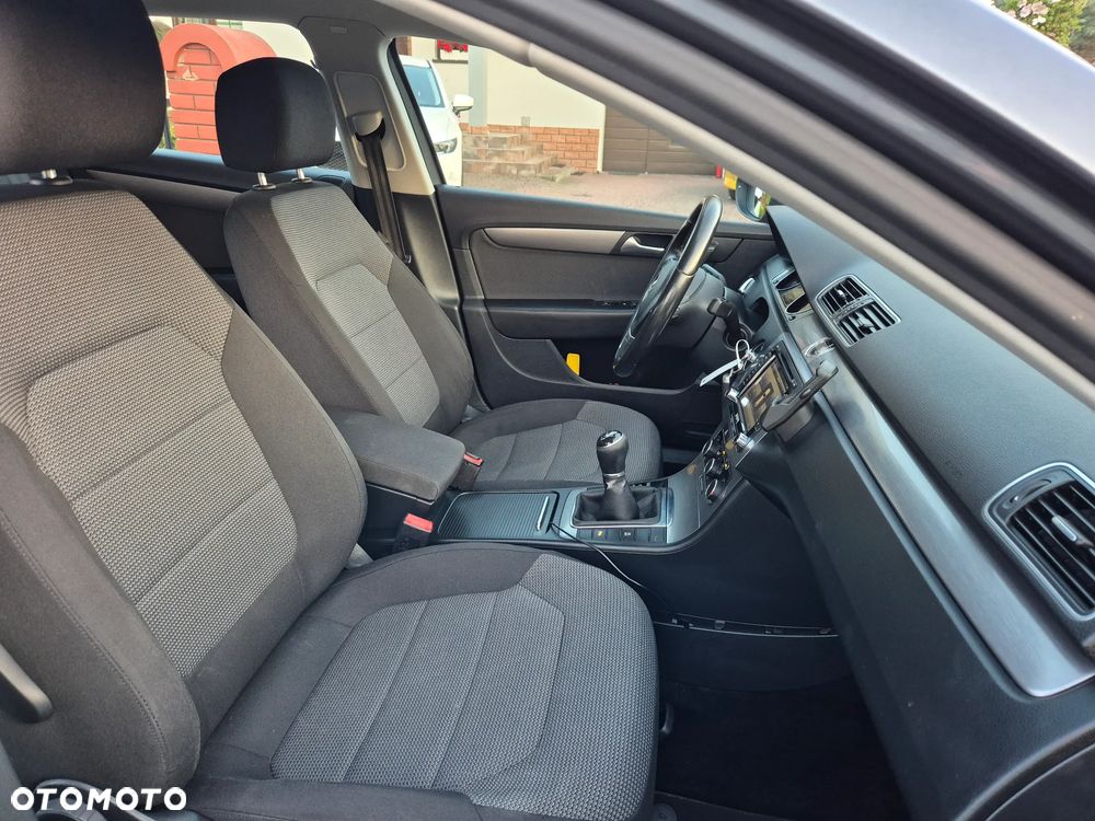 Volkswagen Passat 1.6 TDI Comfortline - 26