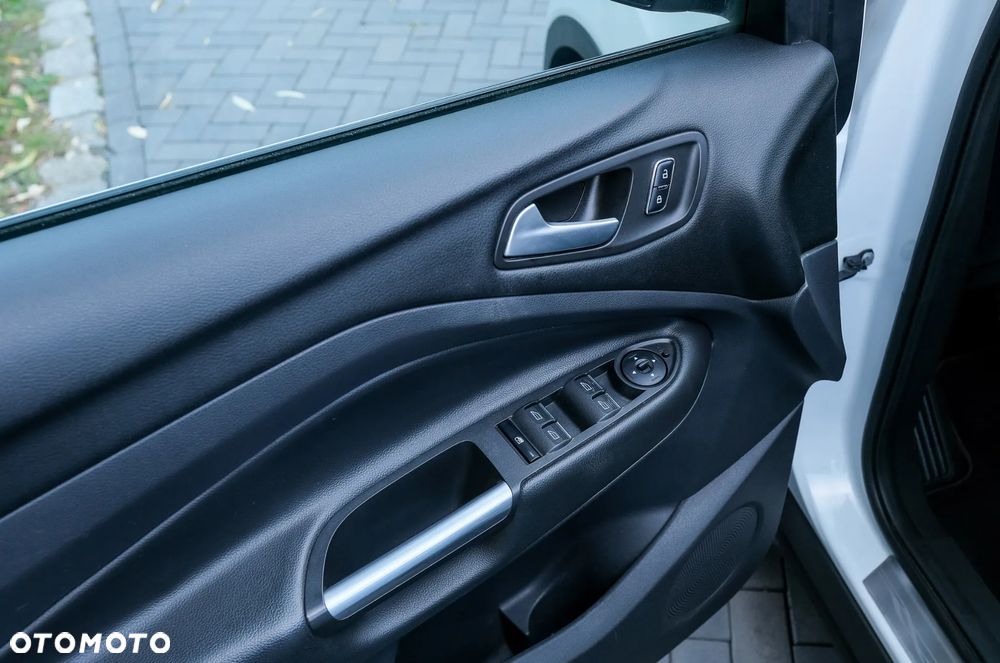 Ford Kuga - 22
