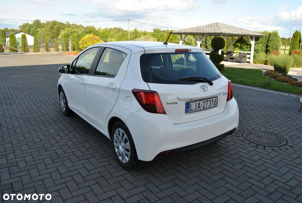 Toyota Yaris - 10