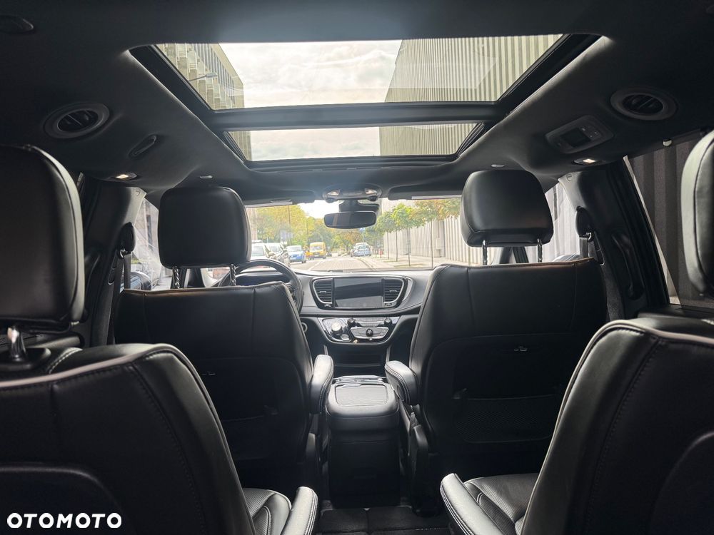 Chrysler Pacifica - 27