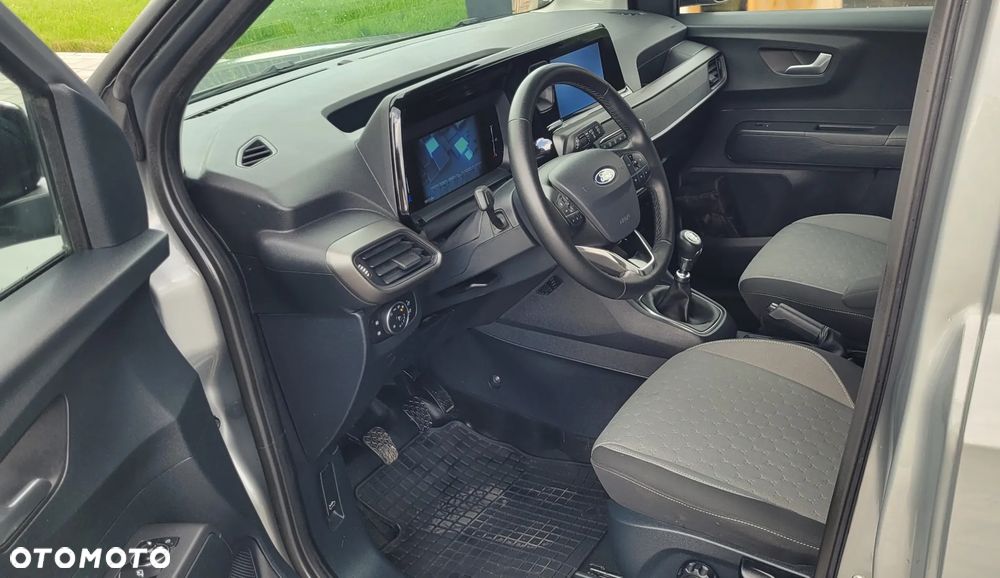 Ford Transit Courier - 9