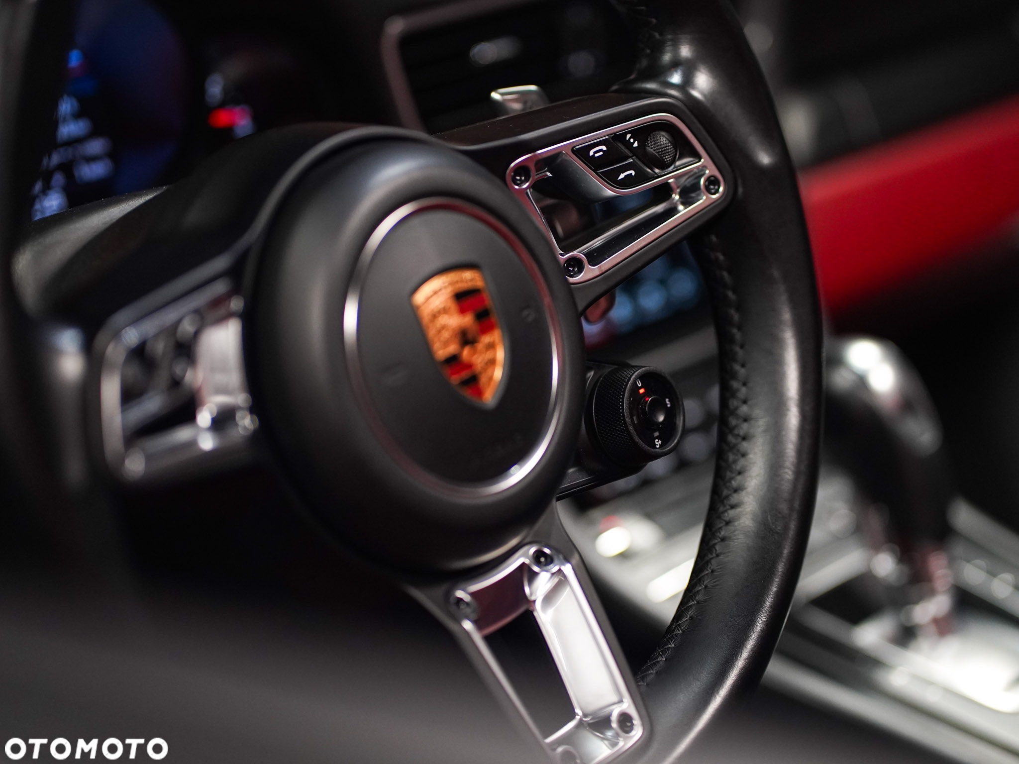 Porsche 911 Carrera 4 GTS PDK Cabrio - 25