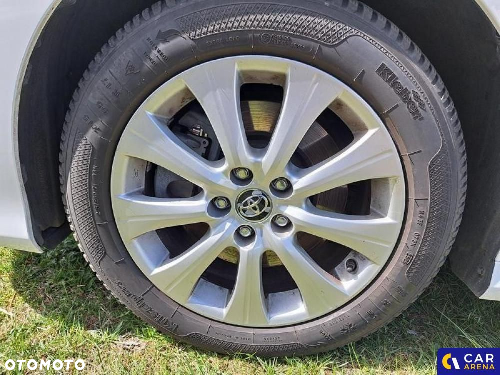 Toyota Camry - 12
