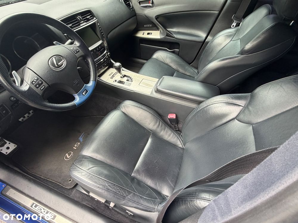 Lexus IS - 30