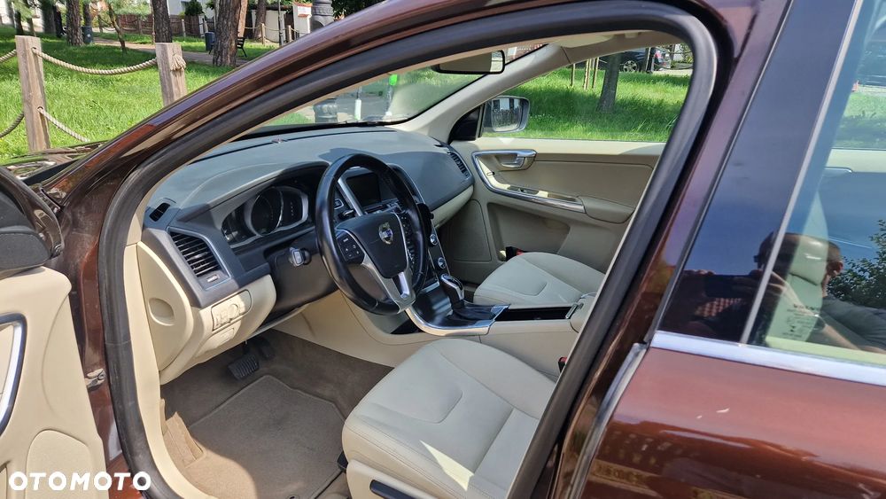 Volvo XC 60 2.4D AWD Summum - 7