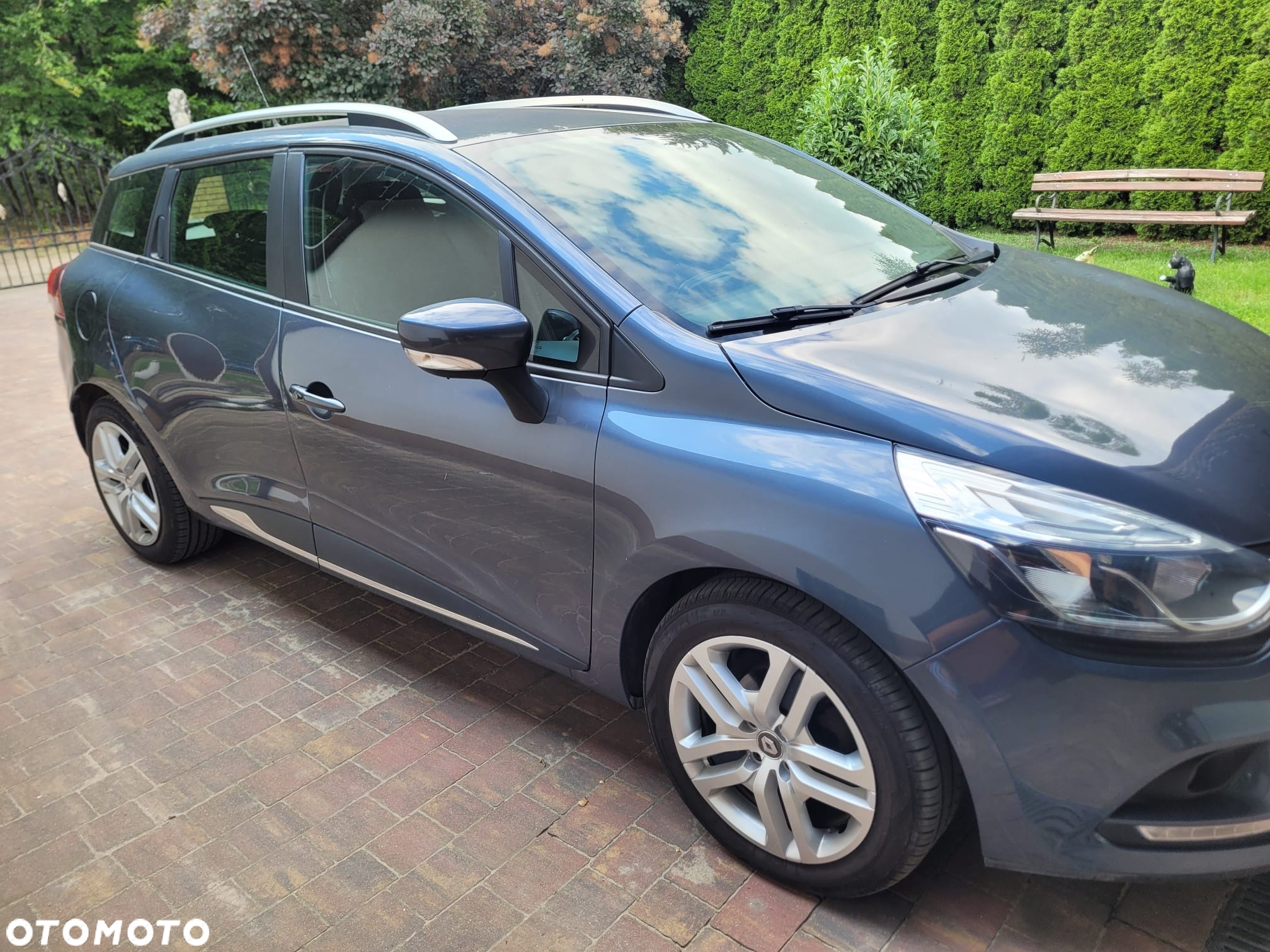 Renault Clio Grandtour (Energy) dCi 90 Bose Edition - 9