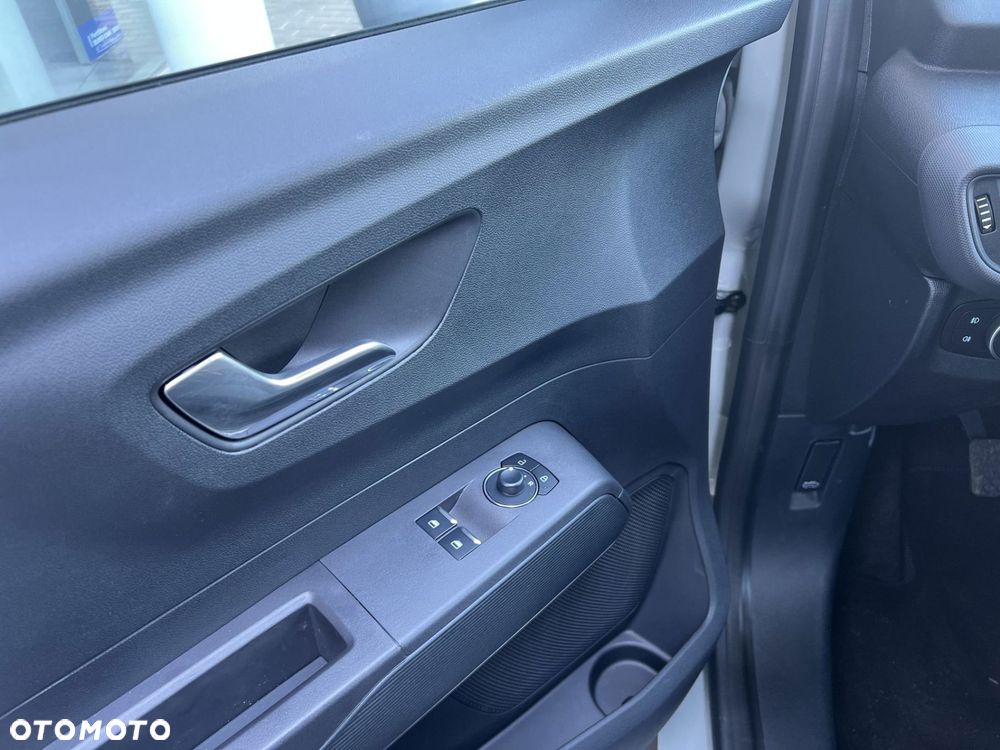 Ford Transit Courier - 10