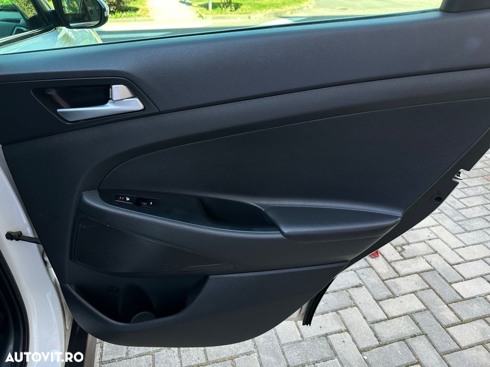 Hyundai Tucson blue 1.7 CRDi 2WD Style - 30