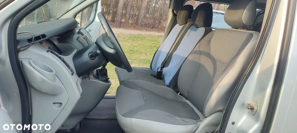 Opel Vivaro - 10