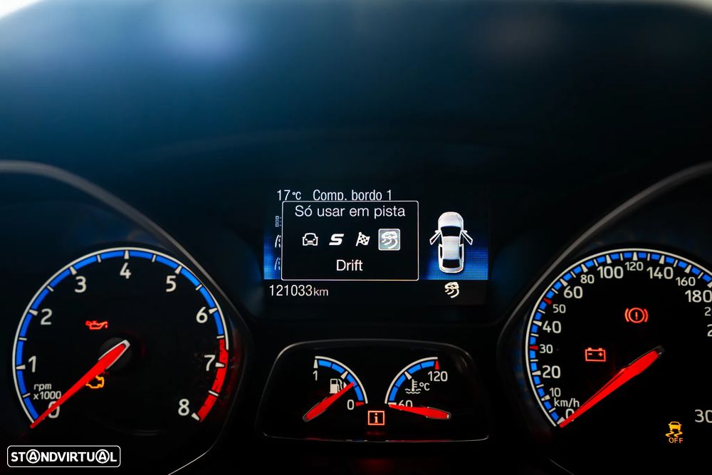 Ford Focus 2.3 EcoBoost S&S 4WD RS - 31