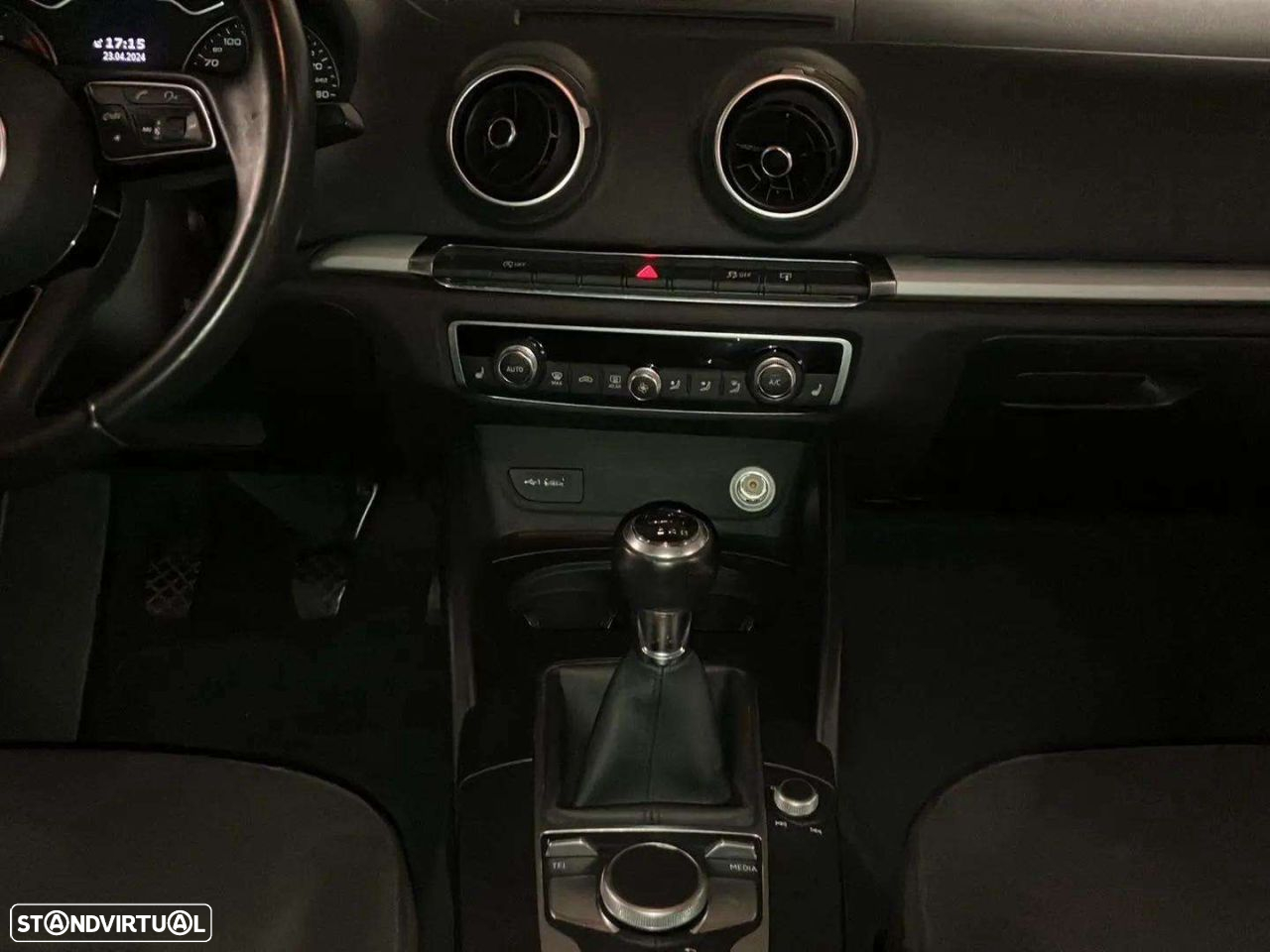 Audi A3 Sportback 1.6 TDI Advance Ultra - 13